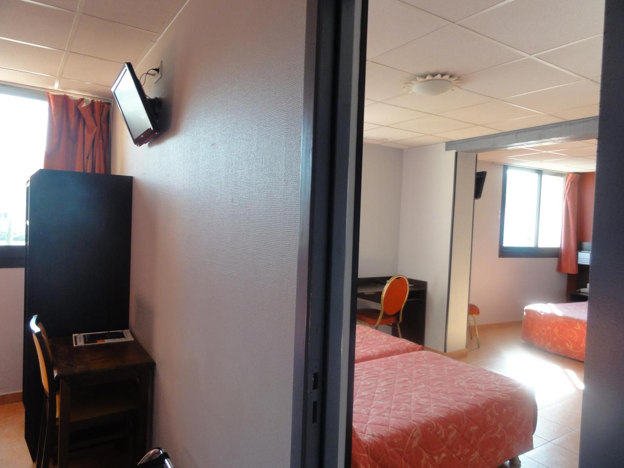 Hotel L'Hacienda Мартиг Номер фото