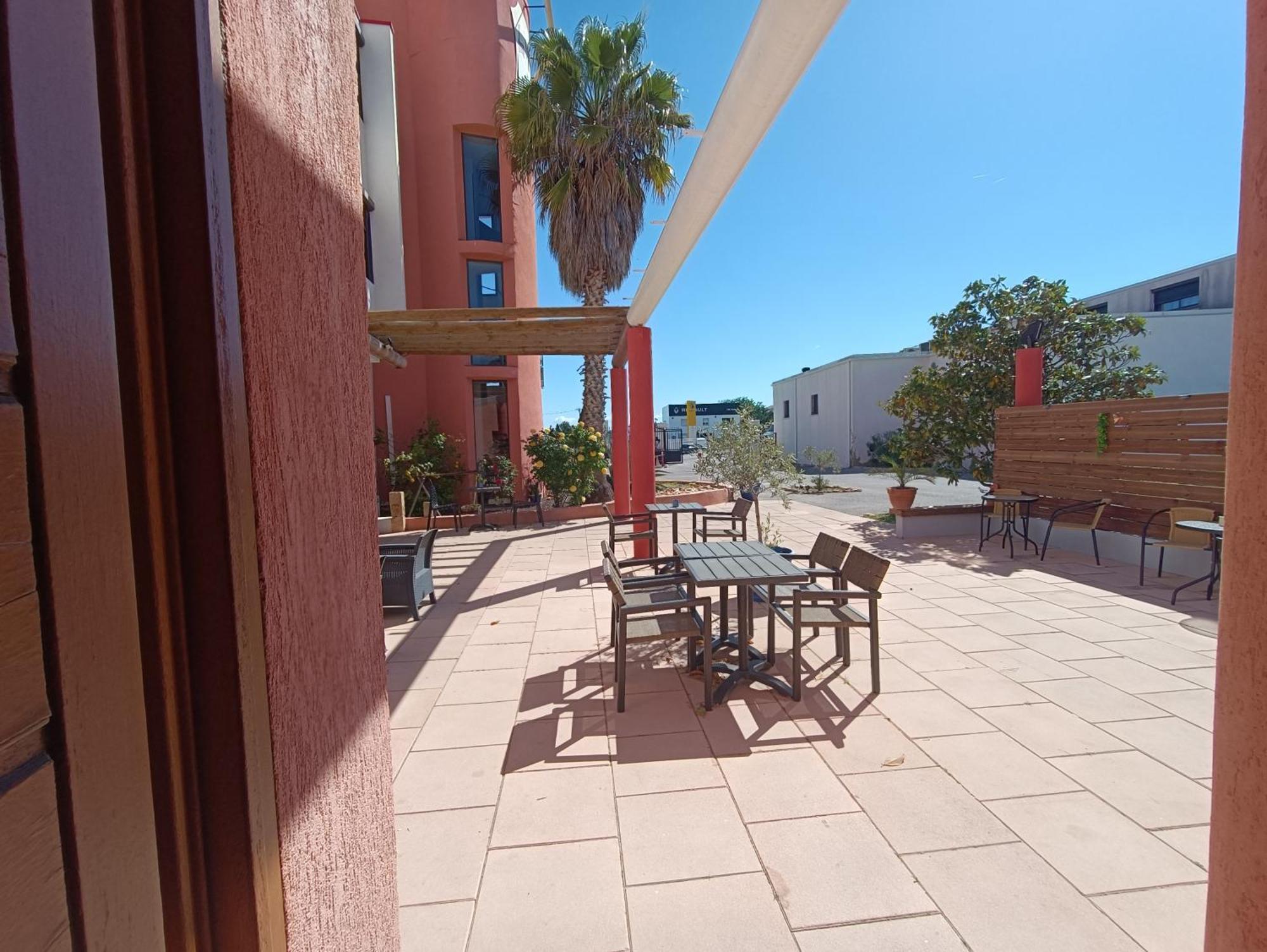Hotel L'Hacienda Мартиг Экстерьер фото