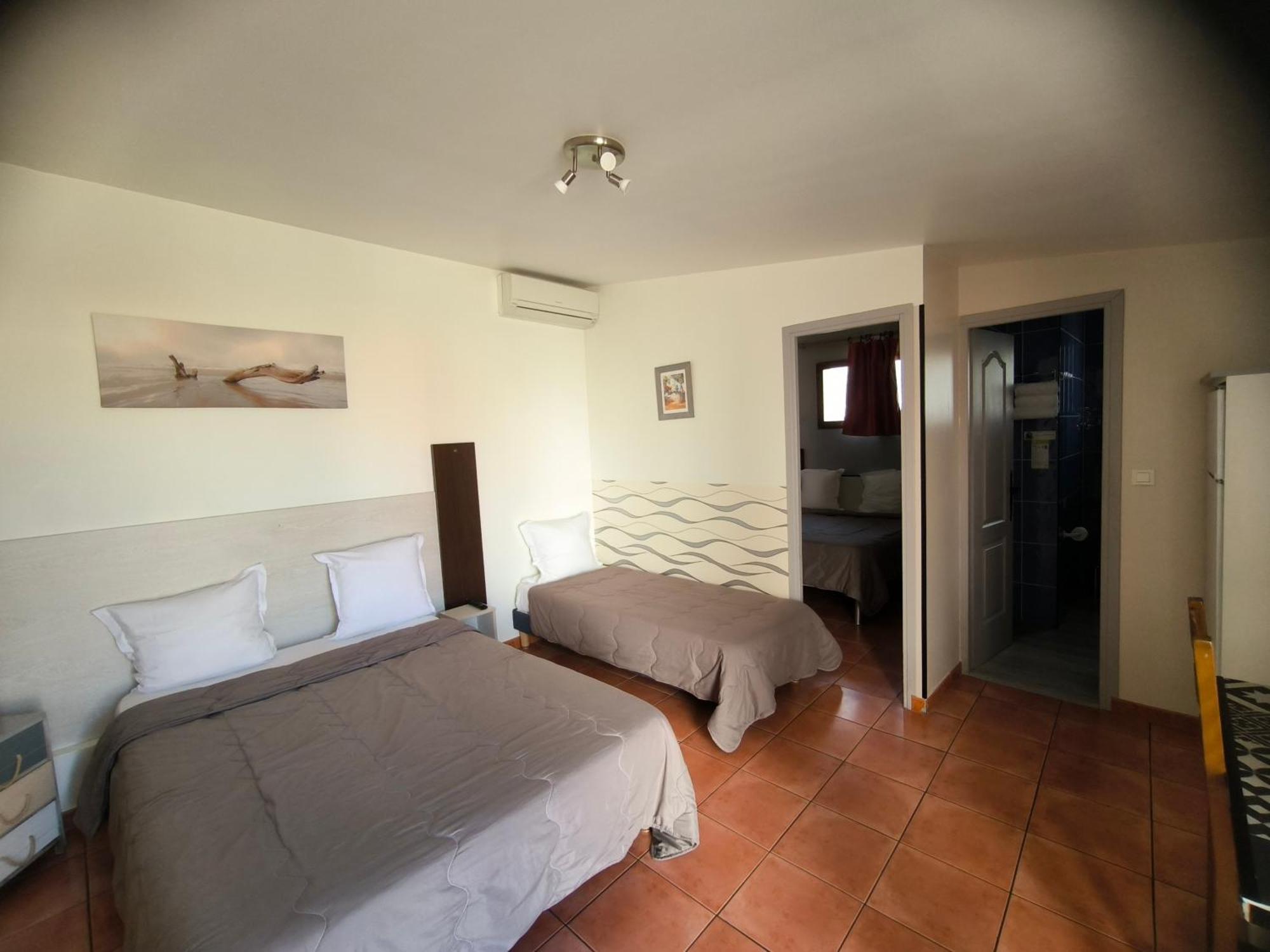 Hotel L'Hacienda Мартиг Экстерьер фото